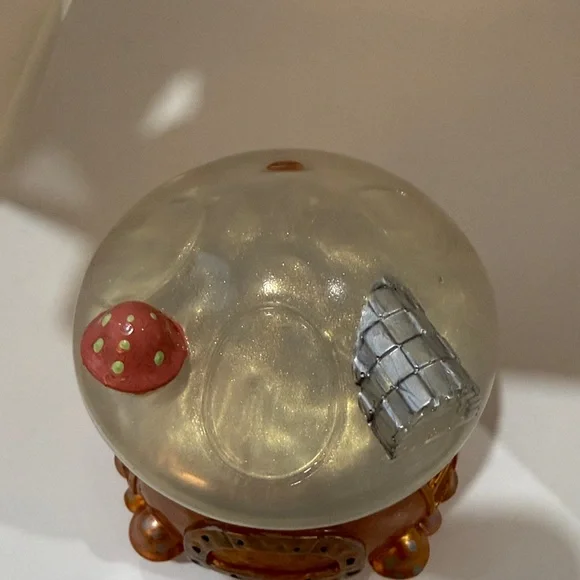 Unique Resin,Mushroom House Art Decor in Silver and Gold - Picture 4 of 10